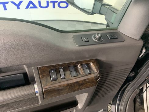 Used 2015 Ford F350 Platinum image 14