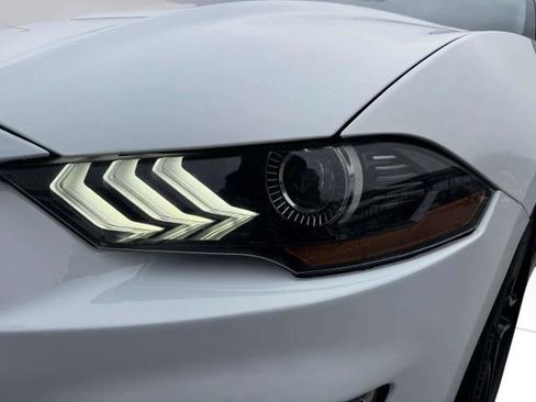 Used 2018 Ford Mustang Premium RWD image 12