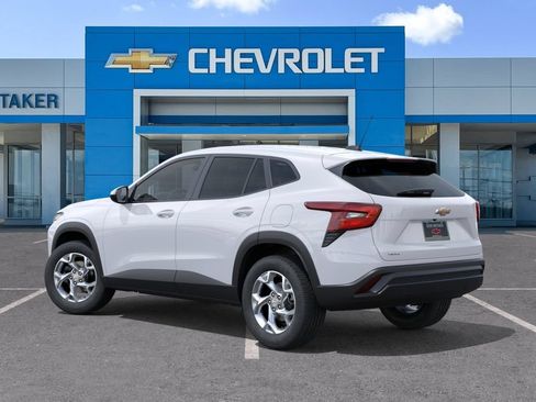 New 2026 Chevrolet Trax LS w/ LS Convenience Package FWD image 3