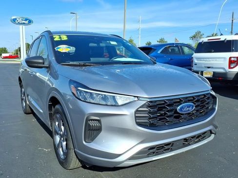 Certified 2023 Ford Escape ST-Line w/ Tech Pack #1 AWD/4WD image 3