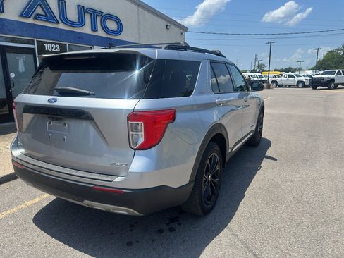 Used 2021 Ford Explorer XLT w/ Equipment Group 202A AWD/4WD image 3