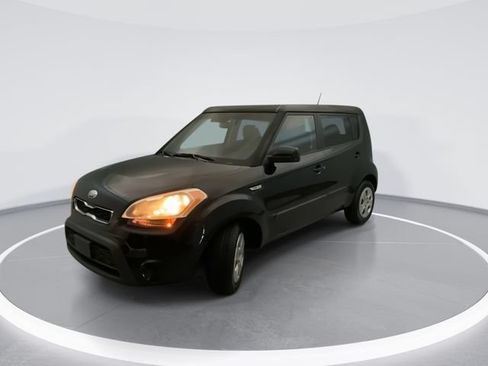 Used 2013 Kia Soul FWD image 2