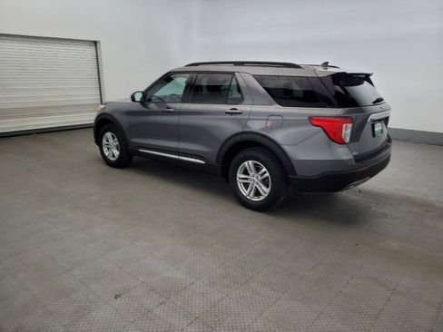 Used 2021 Ford Explorer XLT w/ Equipment Group 202A AWD/4WD image 3