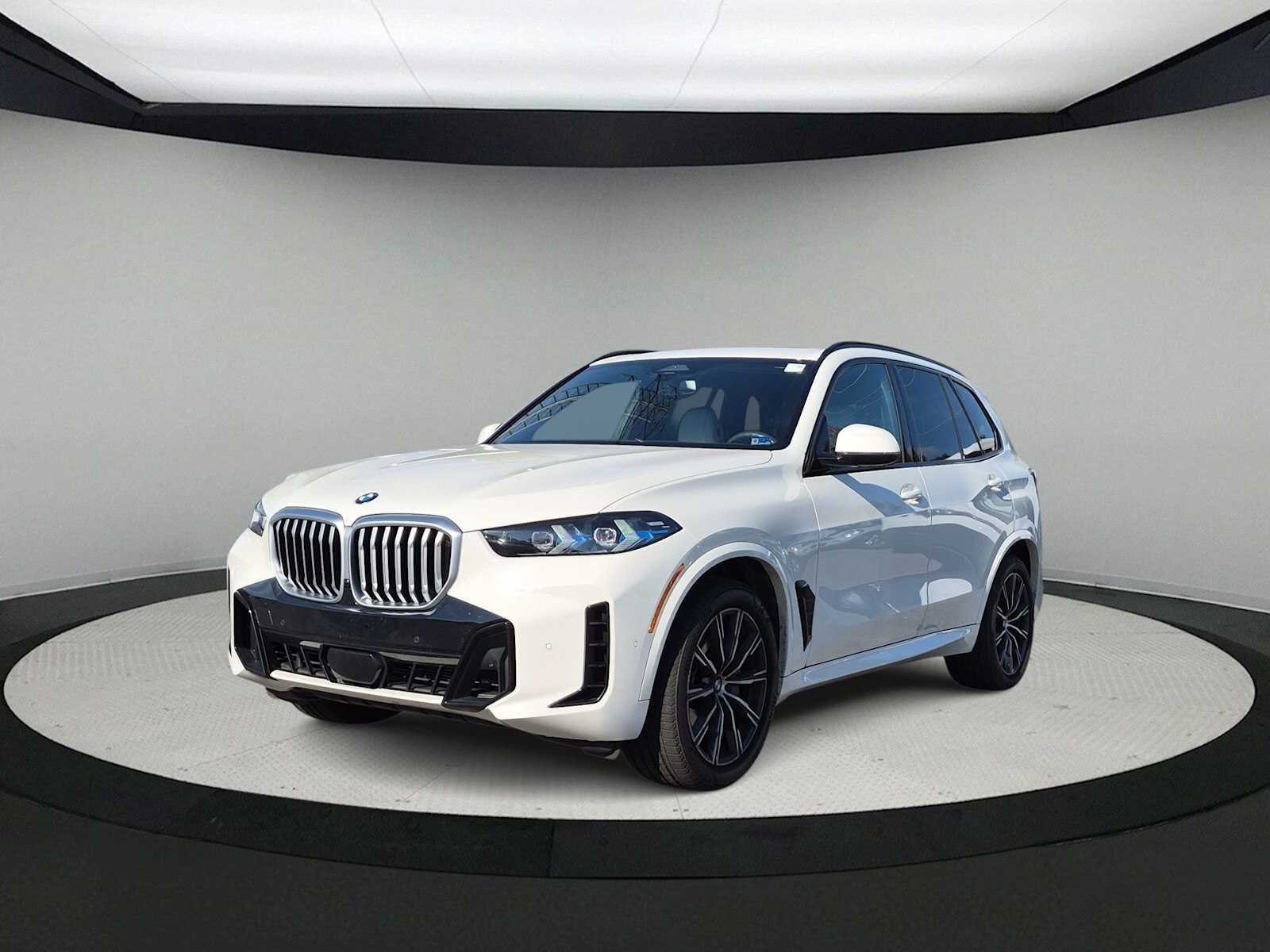 Used 2026 BMW X5 xDrive40i w/ M Sport Package AWD/4WD image 4
