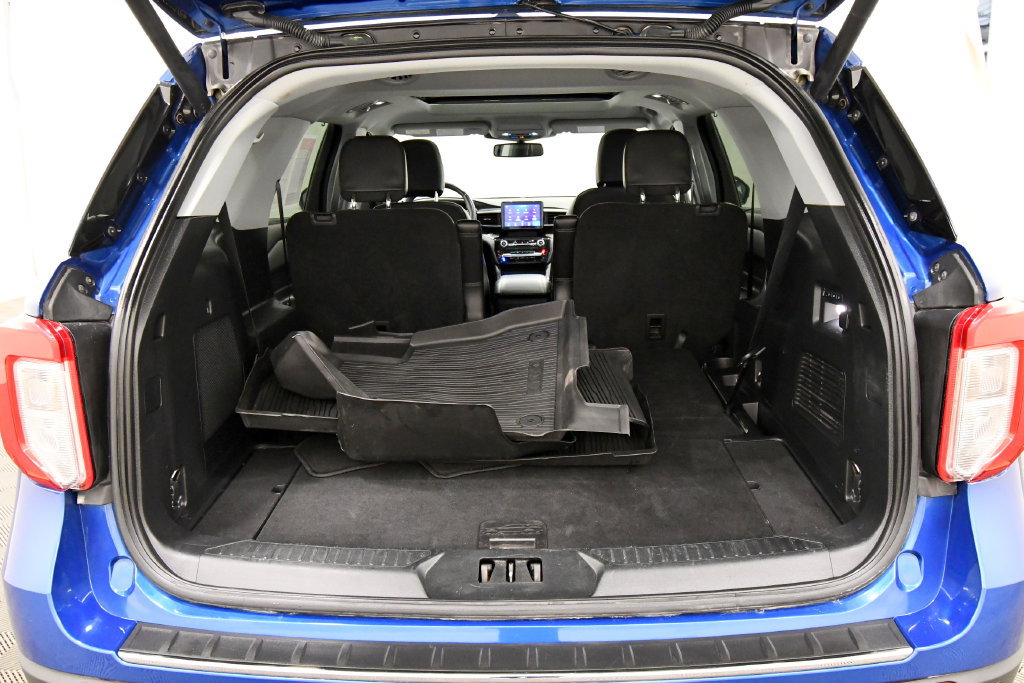 Used 2022 Ford Explorer Limited w/ Equipment Group 301A AWD/4WD image 7