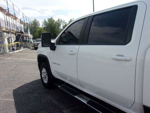 Used 2022 Chevrolet Silverado 2500 LT w/ Convenience Package AWD/4WD image 6
