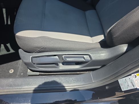 Used 2018 Volkswagen Jetta S w/ Cold Weather Package FWD image 14