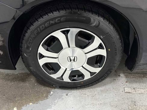 Used 2013 Honda Civic Hybrid Sedan image 10