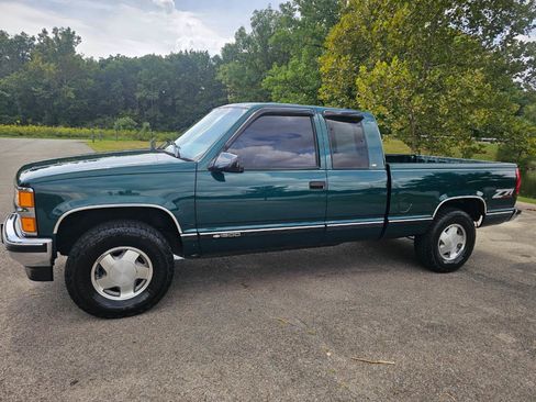 Used 1998 Chevrolet Silverado 1500 4x4 Extended Cab w/ Preferred Equipment Group 2 image 10