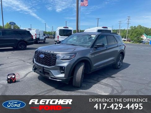 Used 2025 Ford Explorer ST-Line w/ ST-Line Street Pack AWD/4WD image 1