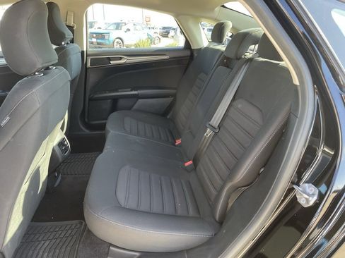 Used 2018 Ford Fusion SE w/ Fusion SE Technology Package image 16