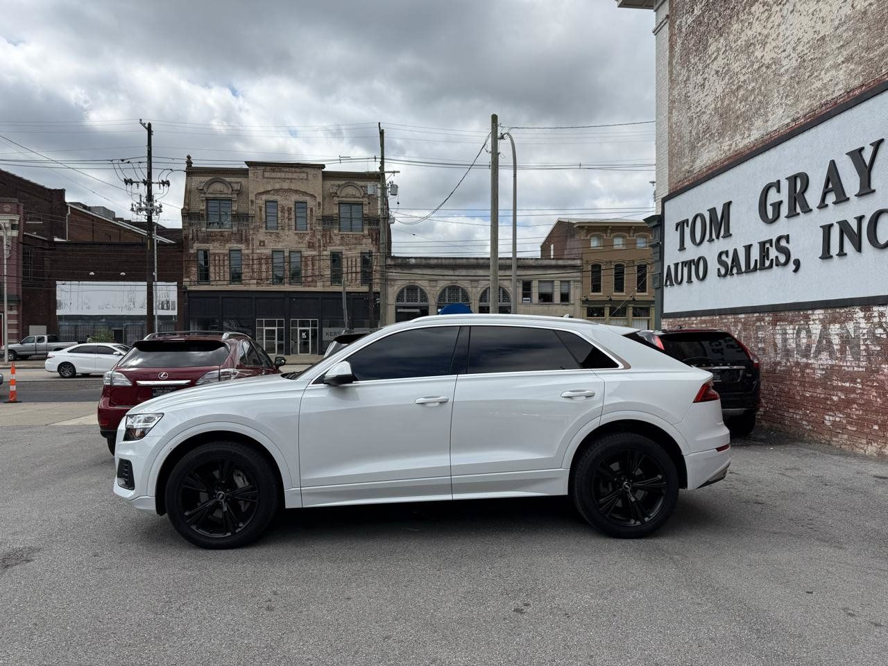 Used 2019 Audi Q8 Premium w/ Cold Weather Package AWD/4WD image 5