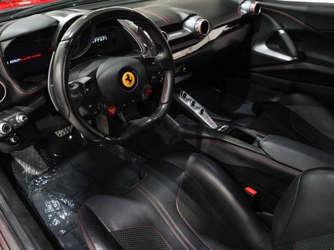 Used 2019 Ferrari 812 Superfast RWD image 2