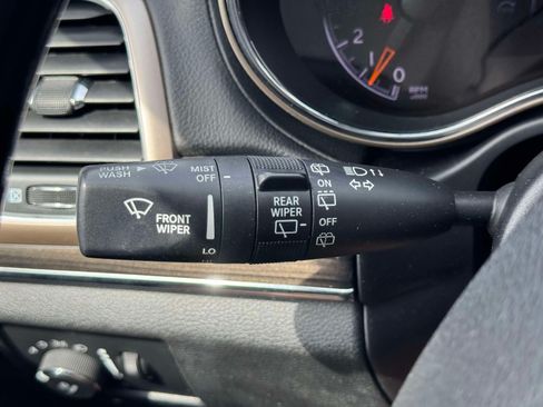 Used 2017 Jeep Grand Cherokee Overland AWD/4WD image 22