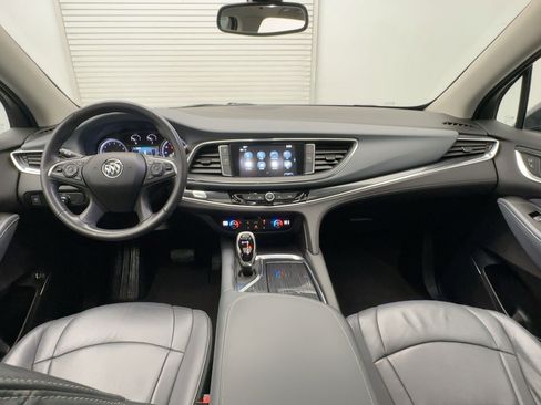 Used 2018 Buick Enclave Essence image 17