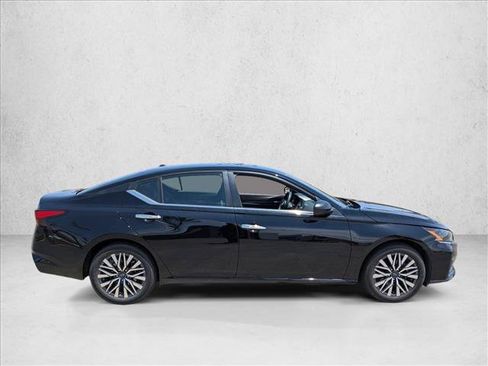 Used 2024 Nissan Altima 2.5 SR FWD image 4