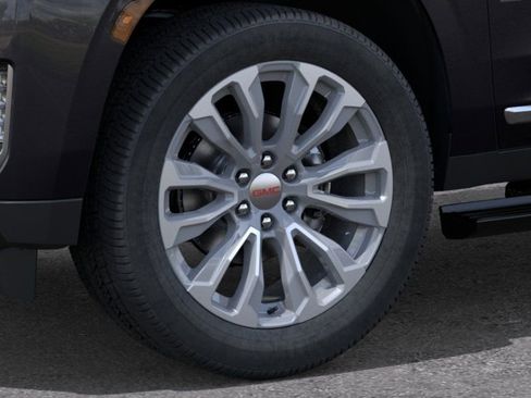 Used 2024 GMC Yukon Denali w/ Denali Reserve Package AWD/4WD image 9