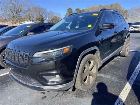 Used 2019 Jeep Cherokee Latitude Plus image 3