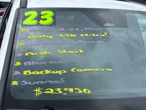 Used 2023 Hyundai Santa Cruz SEL Premium image 2