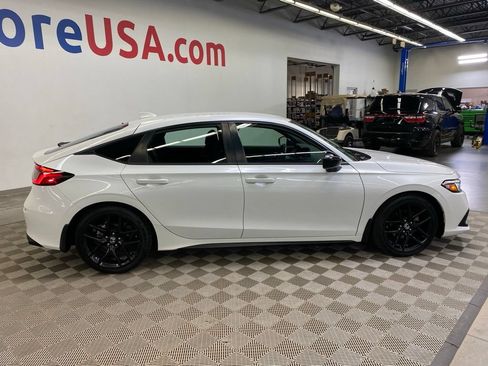 Used 2023 Honda Civic Sport image 9