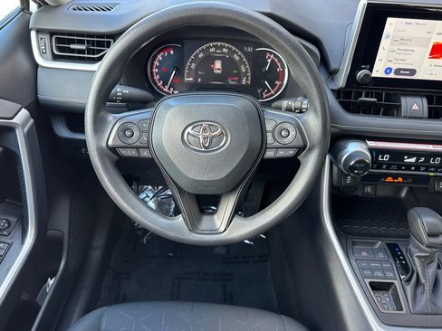 Used 2025 Toyota RAV4 XLE image 27