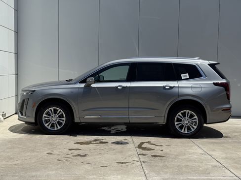 New 2025 Cadillac XT6 Luxury image 4