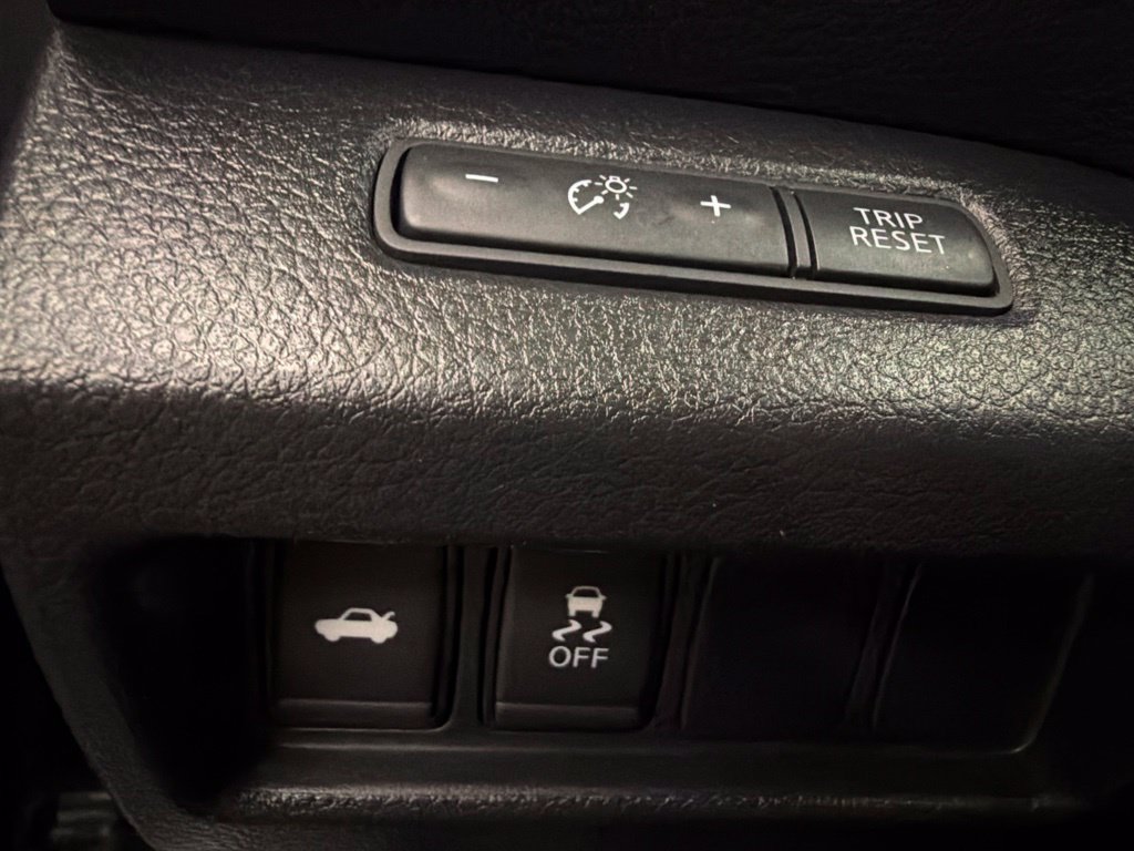 Used 2017 Nissan Altima 2.5 SR FWD image 18