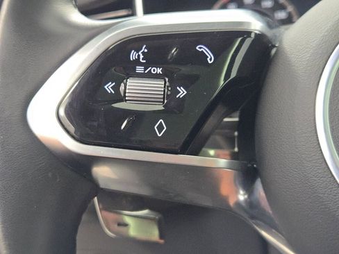 Used 2024 Jaguar F-PACE R-Dynamic S image 32