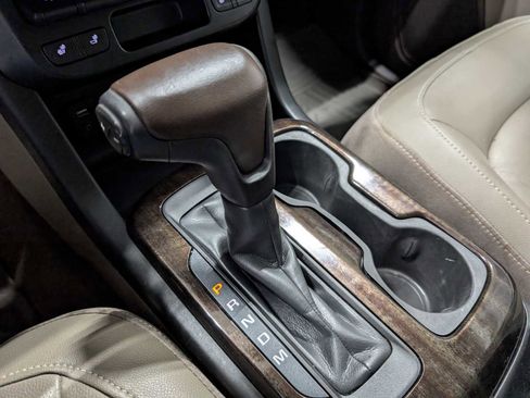 Used 2015 GMC Canyon SLT w/ Driver Alert Package image 28