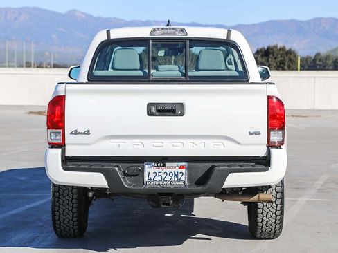 Certified 2018 Toyota Tacoma SR image 6