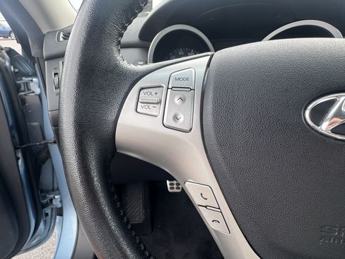Used 2010 Hyundai Genesis 3.8 RWD image 17
