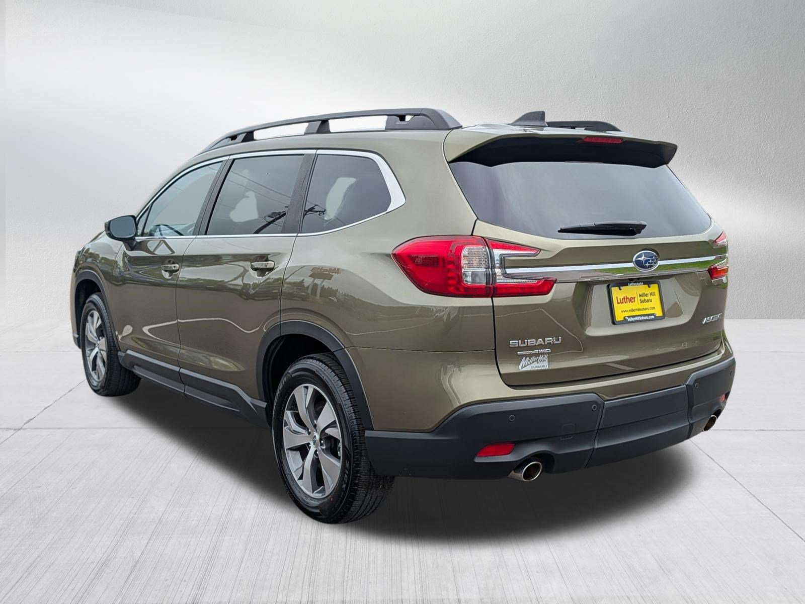Used 2025 Subaru Ascent Premium AWD/4WD image 5