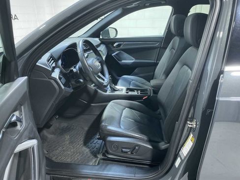 Used 2019 Audi Q3 2.0T Premium image 2