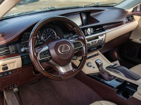 Used 2017 Lexus ES 350 image 10