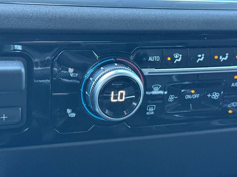 Used 2025 GMC Sierra 1500 Elevation image 27