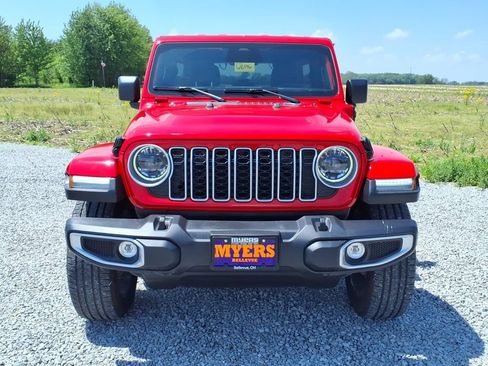 Used 2025 Jeep Wrangler Unlimited Sahara AWD/4WD image 13