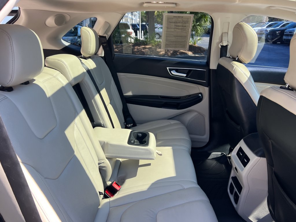 Used 2018 Ford Edge Titanium w/ Equipment Group 302A FWD image 23