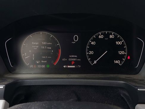 Used 2025 Honda Pilot EX-L image 9