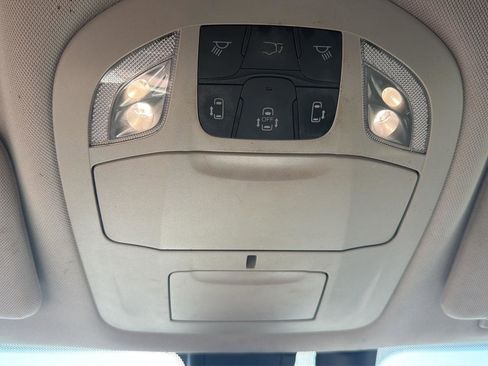 Used 2018 Chrysler Pacifica Touring-L Plus w/ Tire & Wheel Group image 16