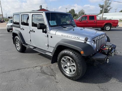 Used 2018 Jeep Wrangler Unlimited Rubicon w/ Cold Weather Group AWD/4WD image 2