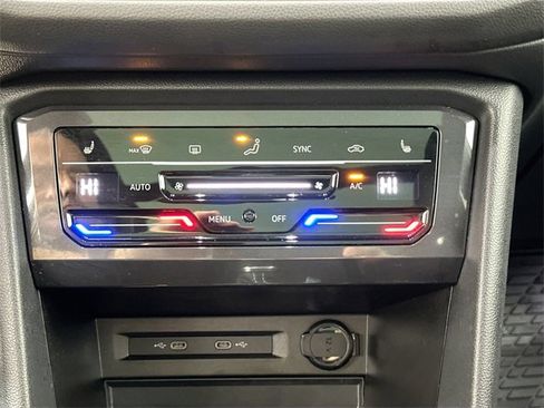 Used 2022 Volkswagen Tiguan SE R-Line image 14