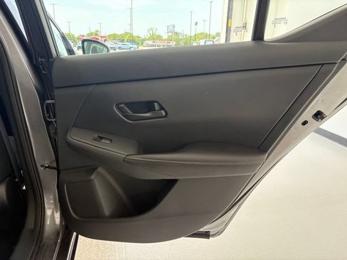 Used 2024 Nissan Sentra SV FWD image 30