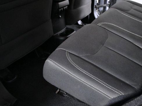 Used 2016 Jeep Wrangler Unlimited Sahara image 33