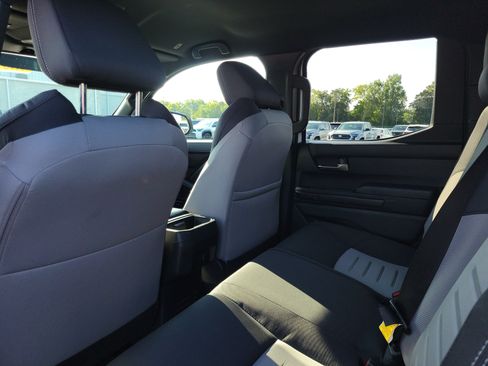 Used 2025 Toyota Tacoma TRD Sport AWD/4WD image 14