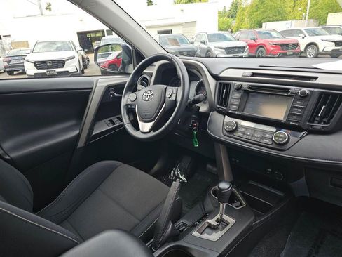 Used 2016 Toyota RAV4 XLE AWD/4WD image 10
