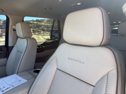 Used 2021 GMC Yukon Denali image 41