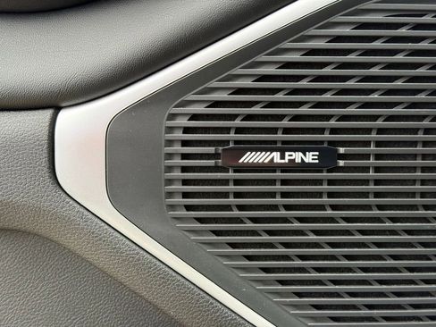 Used 2024 Jeep Wagoneer L Series II w/ Flexible Seating Group AWD/4WD image 17