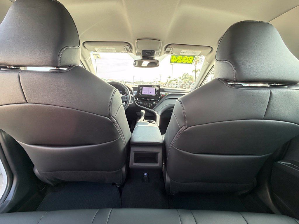 Used 2024 Toyota Camry SE w/ Convenience Package FWD image 13