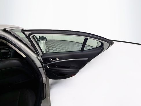 Used 2026 Genesis G70 2.5T RWD image 29