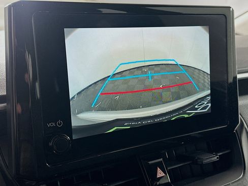 Used 2025 Toyota Corolla LE image 21